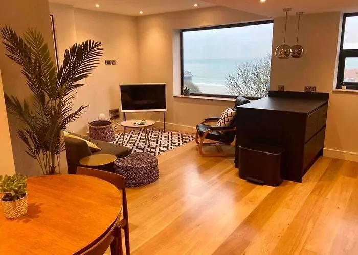 Beachside Apartment In The Centre Of Town