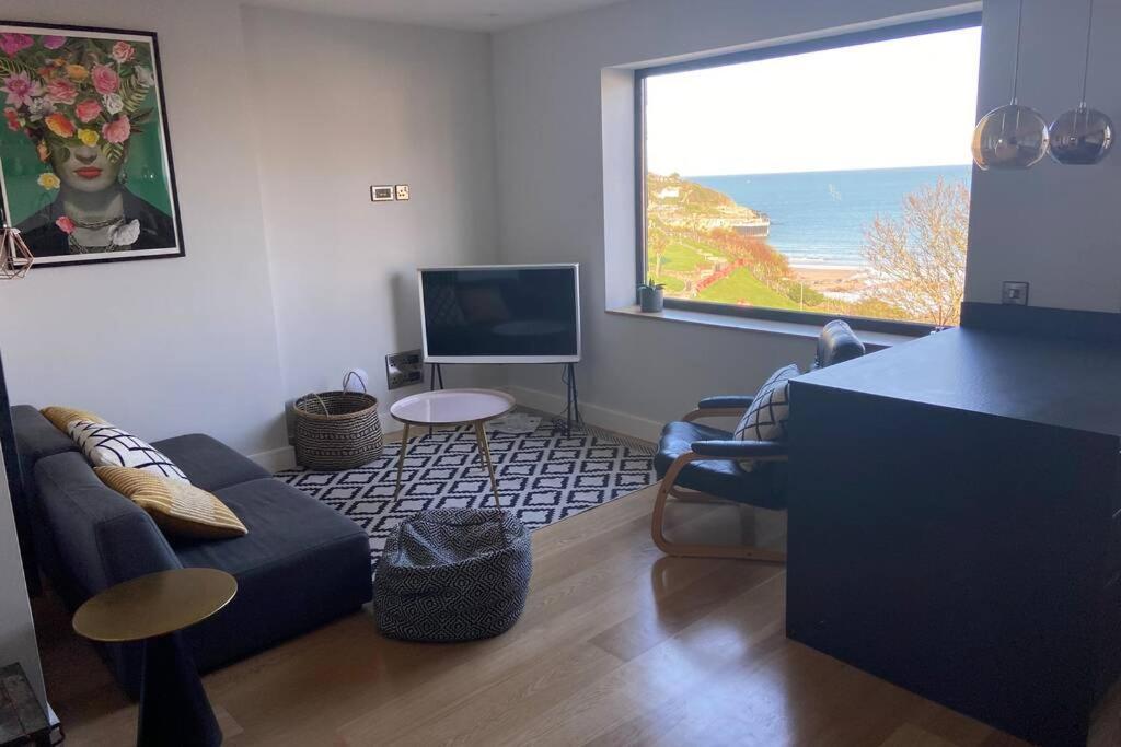 Beachside In The Centre Of Town Apartment *